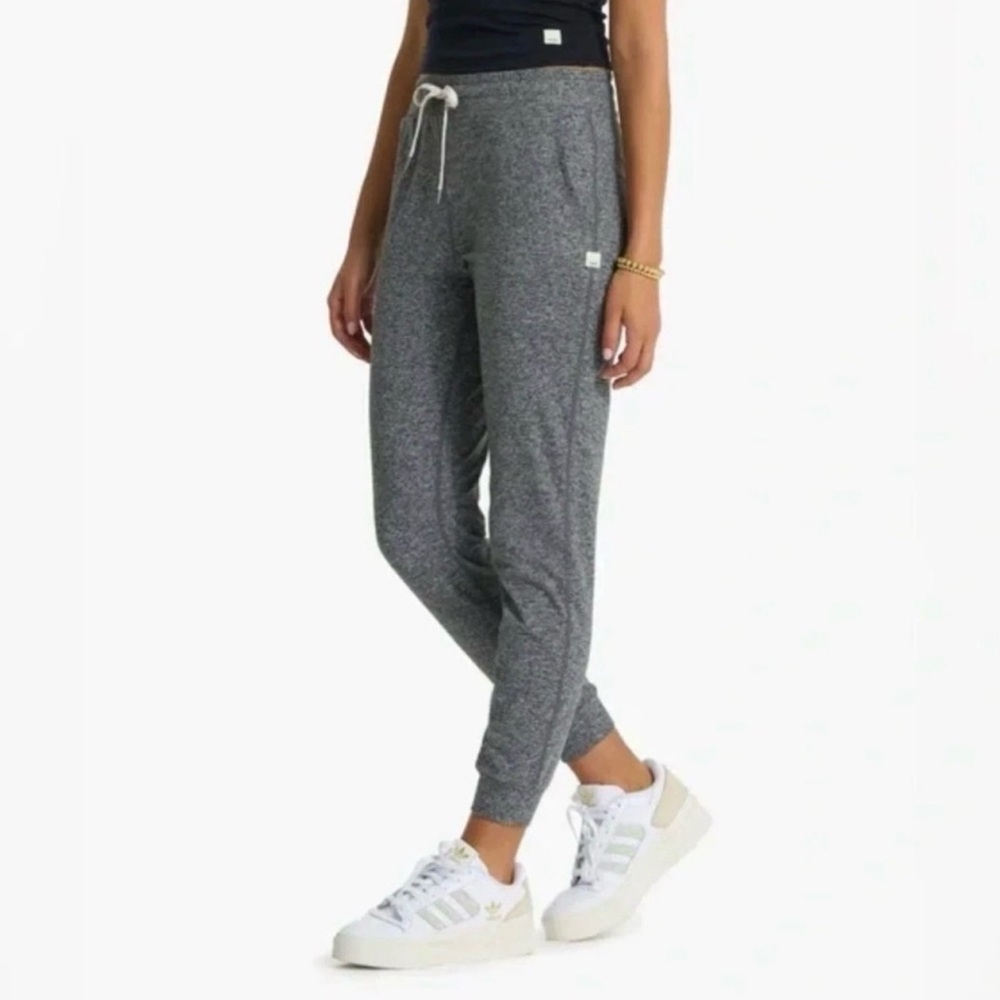 Vuori Heather Gray Drawstring Joggers